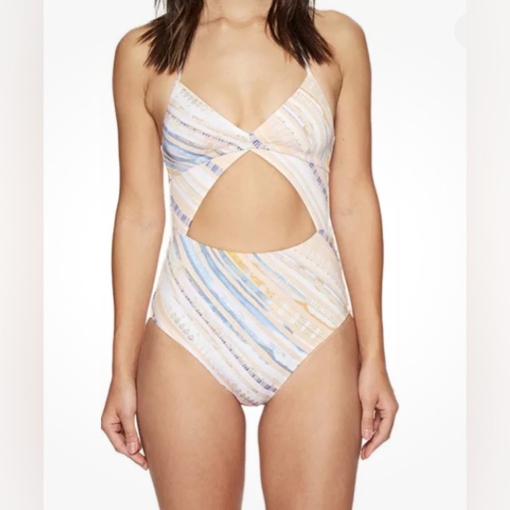 NWT Dolce Vita Peach Cloud Cut Out Swimsuit Size XS‎